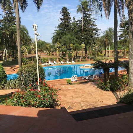 Tangoinn Club Iguazu Party Luxury Hostel ปูแอร์โตอีกวาซู ภายนอก รูปภาพ