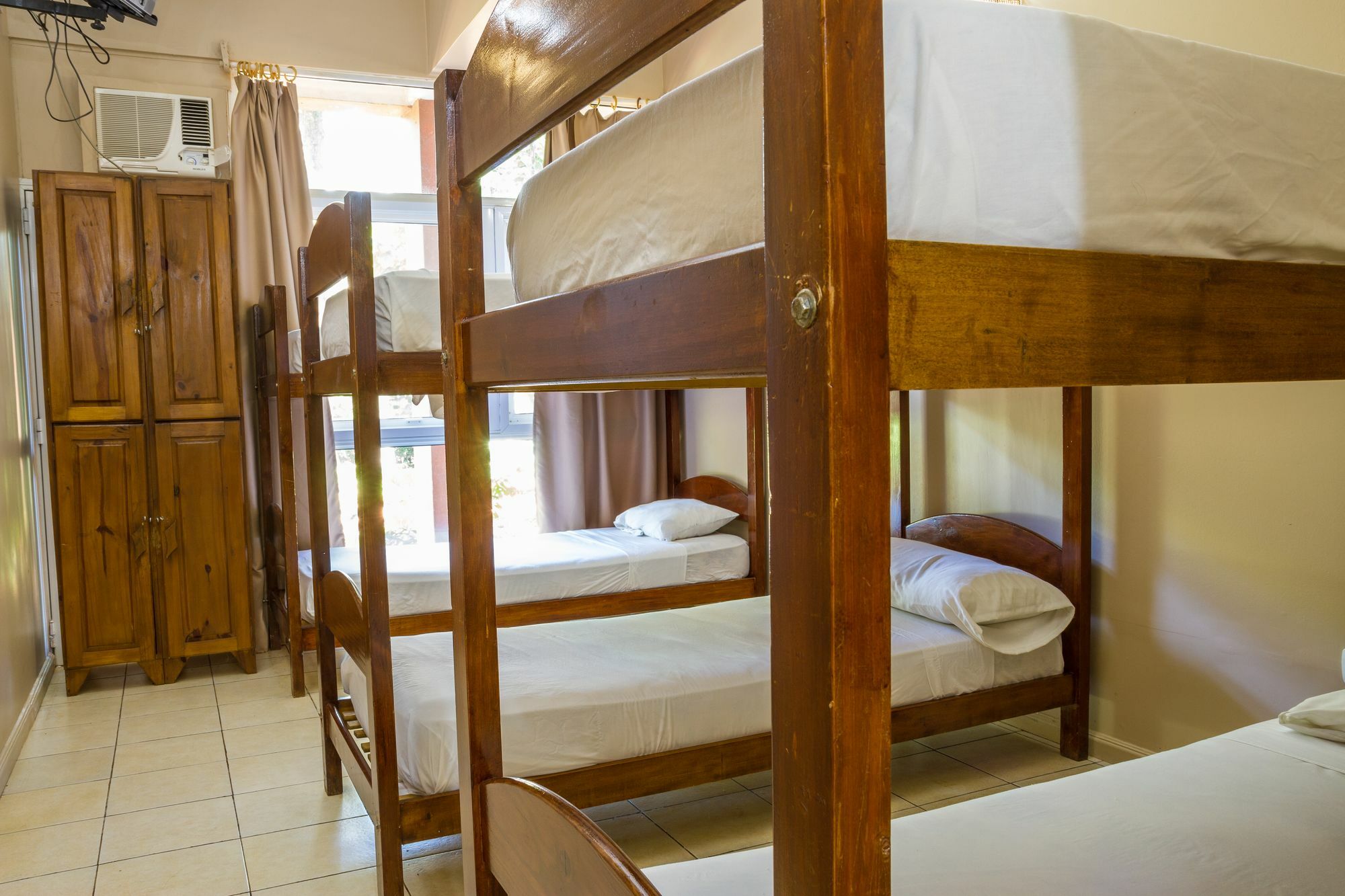 Tangoinn Club Iguazu Party Luxury Hostel ปูแอร์โตอีกวาซู ภายนอก รูปภาพ