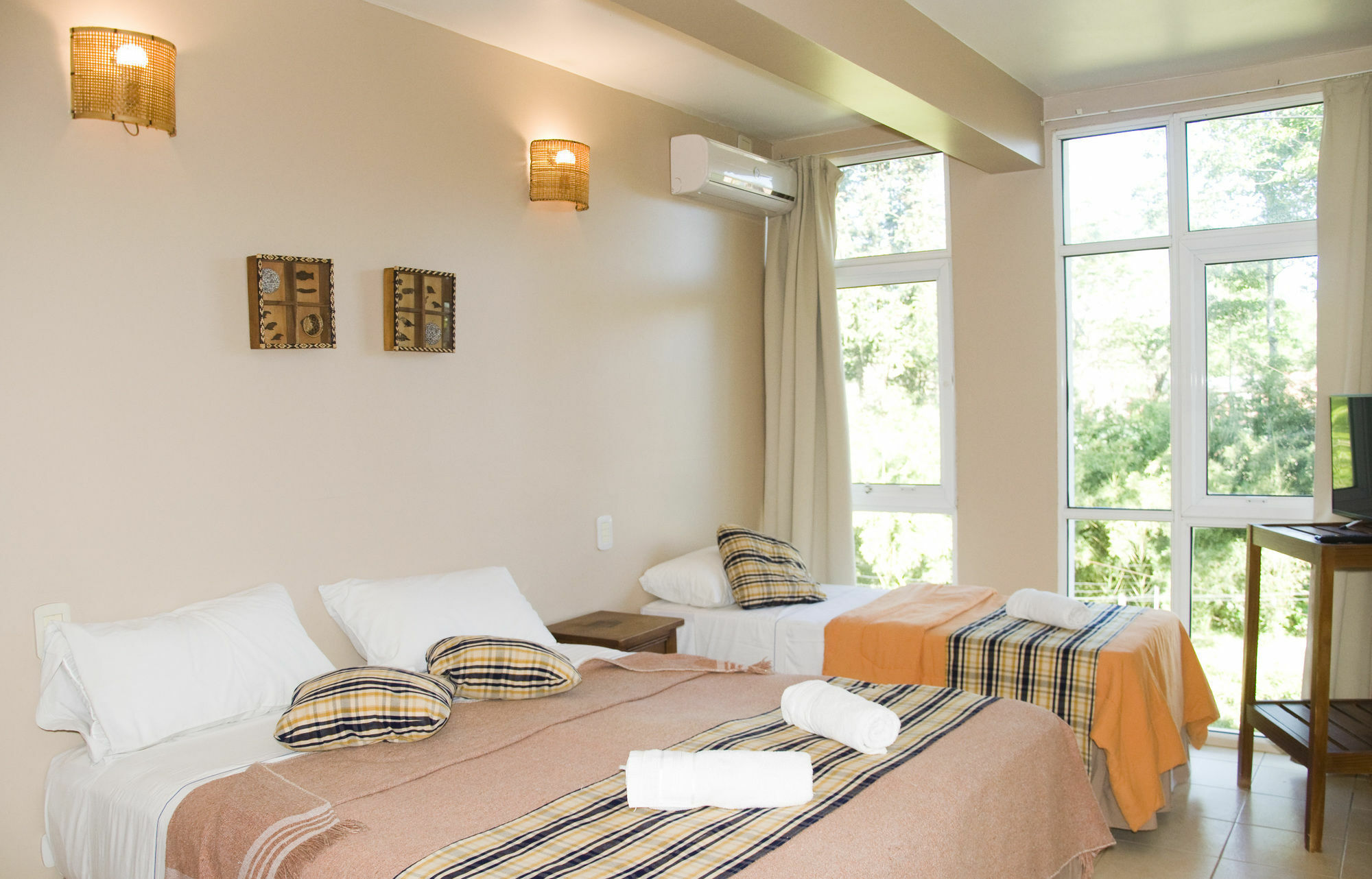 Tangoinn Club Iguazu Party Luxury Hostel ปูแอร์โตอีกวาซู ภายนอก รูปภาพ