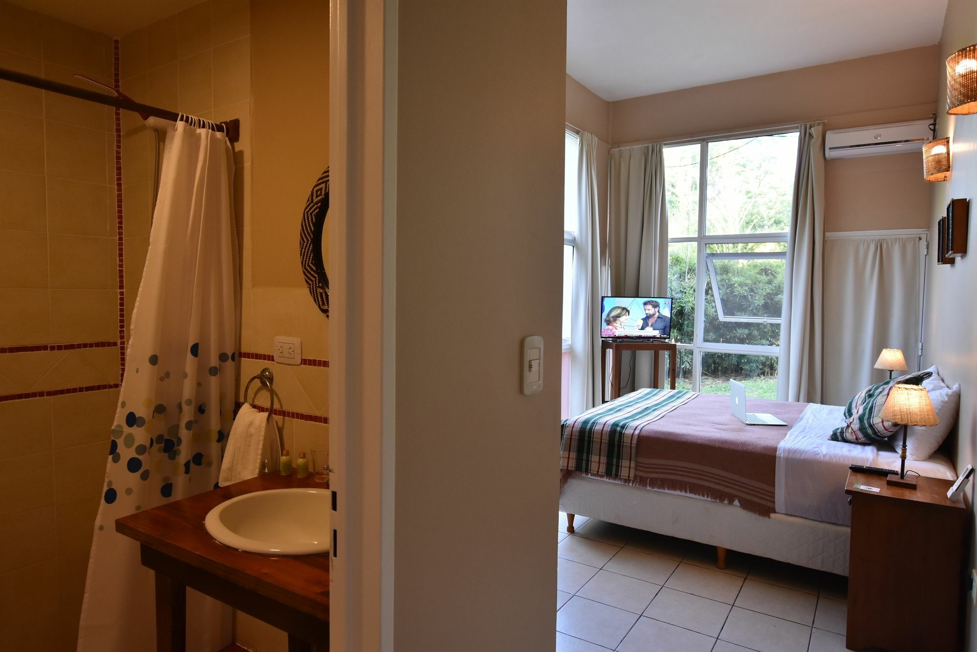 Tangoinn Club Iguazu Party Luxury Hostel ปูแอร์โตอีกวาซู ภายนอก รูปภาพ