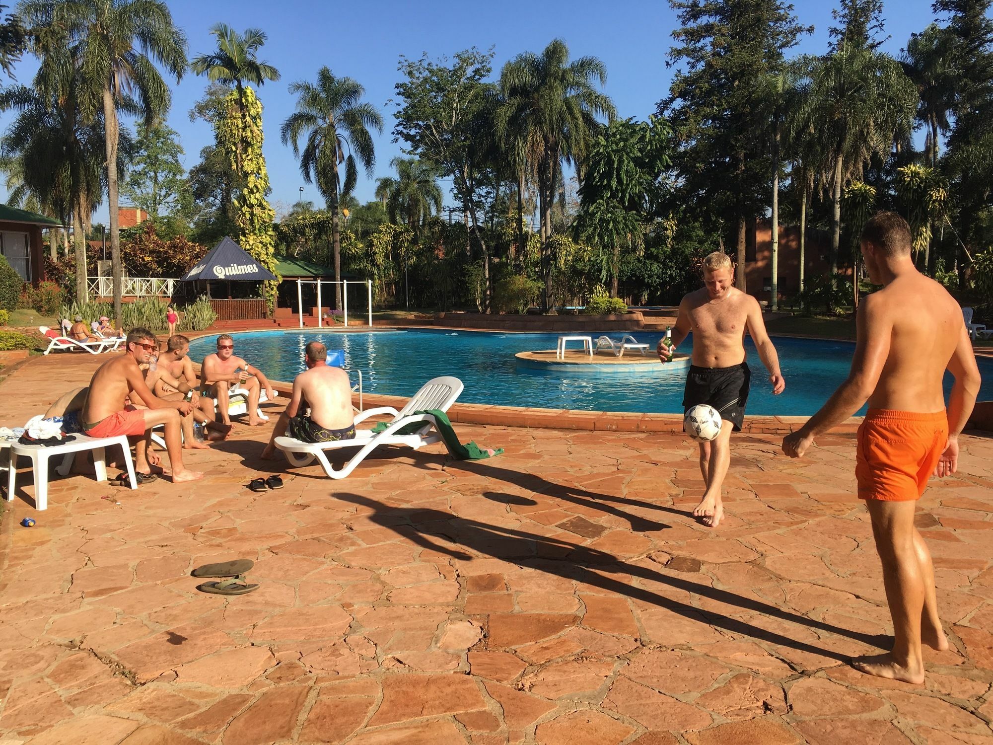 Tangoinn Club Iguazu Party Luxury Hostel ปูแอร์โตอีกวาซู ภายนอก รูปภาพ
