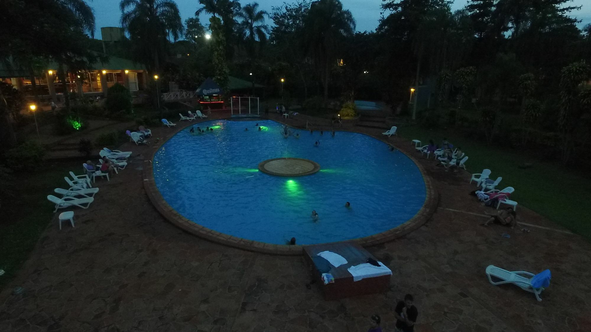 Tangoinn Club Iguazu Party Luxury Hostel ปูแอร์โตอีกวาซู ภายนอก รูปภาพ