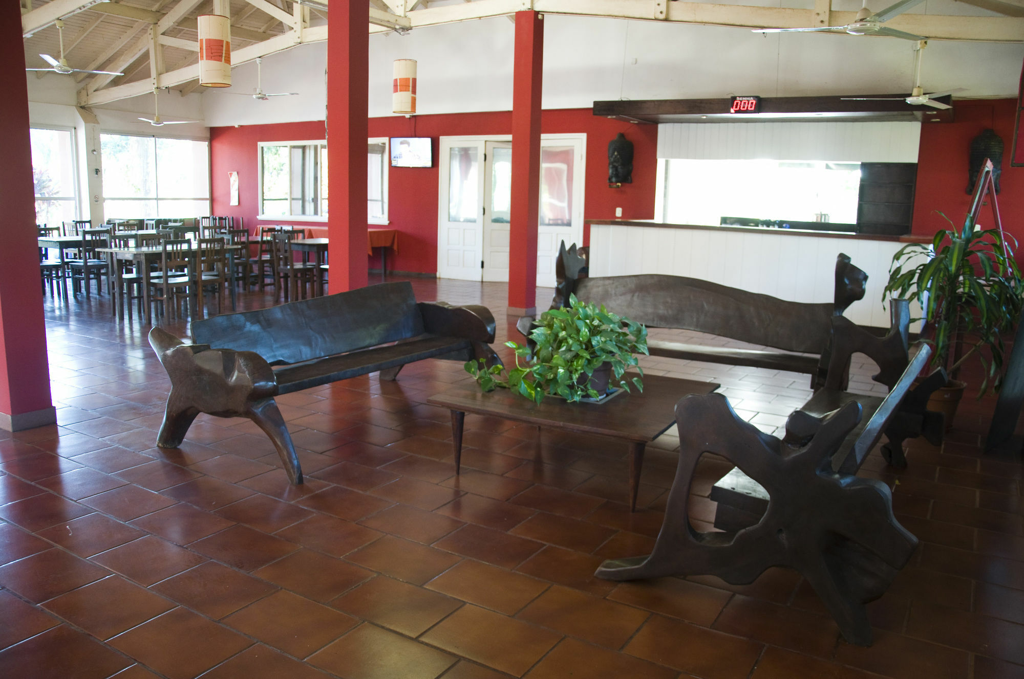 Tangoinn Club Iguazu Party Luxury Hostel ปูแอร์โตอีกวาซู ภายนอก รูปภาพ